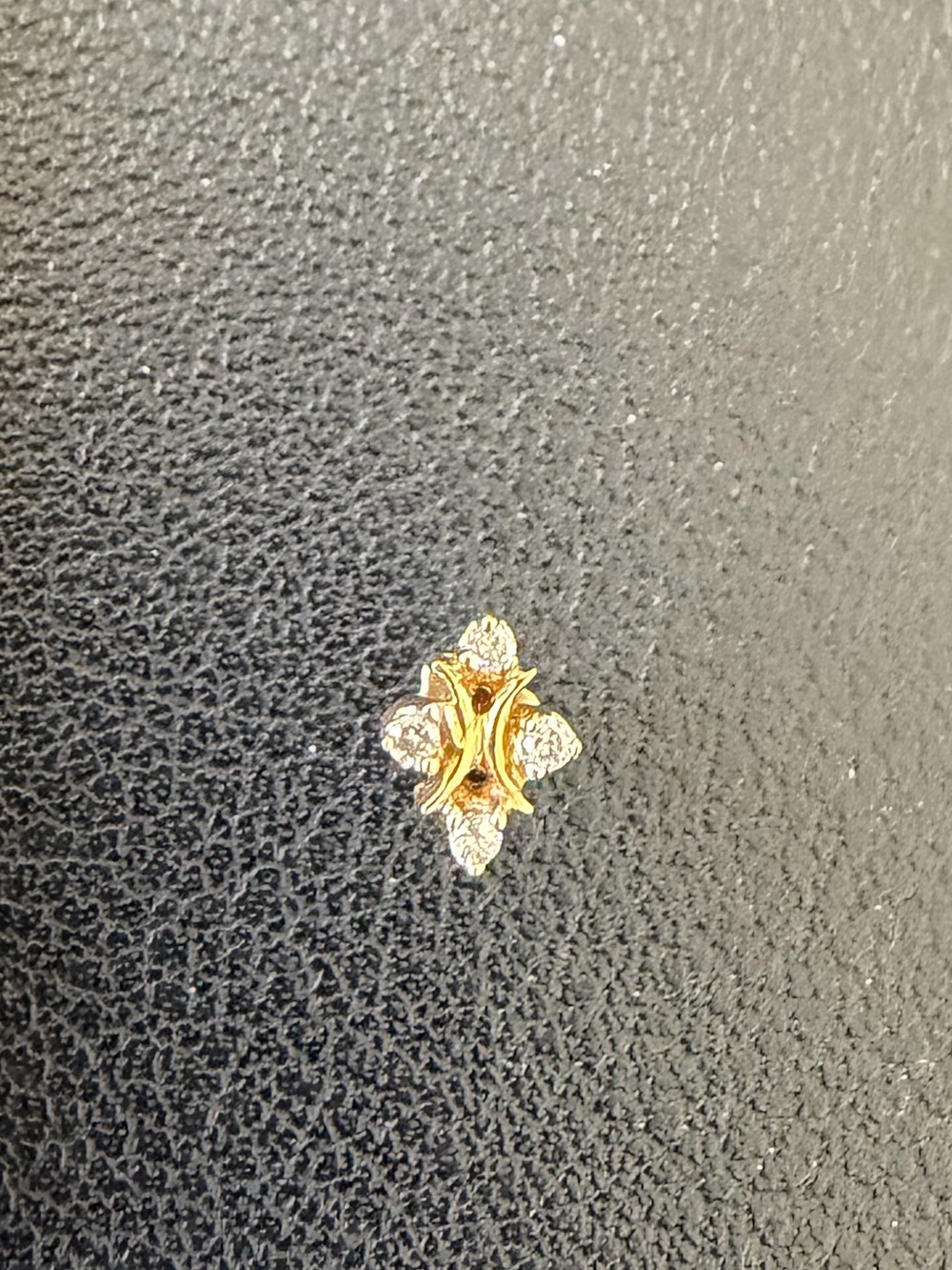 18KT Gold -  Floral Clear Stone Single Stud Earring - Picture 3 of 6